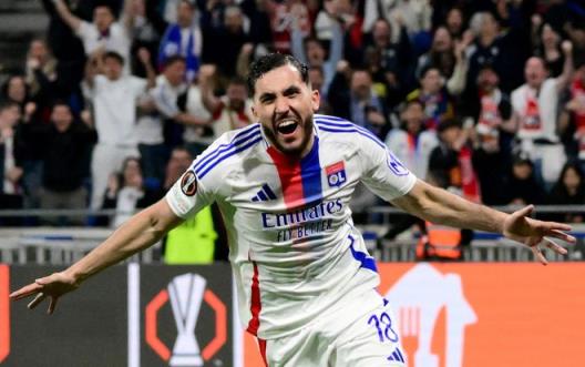 曼城介入里昂中場(chǎng)切爾基爭(zhēng)奪戰(zhàn)，解約金最高2500萬(wàn)英鎊