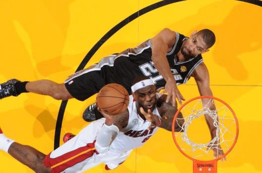 詹姆斯：2013年NBA和馬刺提前開香檳，我非常生氣！