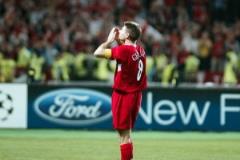 利物浦與英格蘭隊為杰拉德慶祝45歲生日，球員時代共獲11座冠軍獎杯