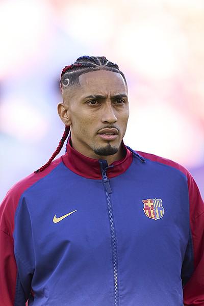 拉菲尼亞：賽季初擔心上場時間，弗里克電話讓我決定留下