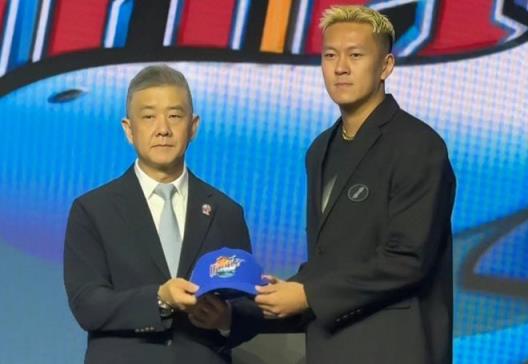 楊政阻斷網紅入CBA之路，單人之力引發聯盟新規