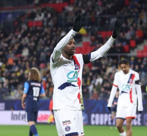 3冠王之路有多難？僅8隊(duì)達(dá)成：巴薩、曼城在列，皇馬缺席，巴黎僅差一步