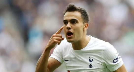 羅馬諾：多家俱樂部已與雷吉隆接觸，球員正在權衡選擇