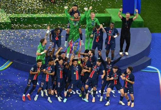 大巴黎將今日舉行奪冠游行，此前慶祝活動曾引發(fā)騷亂