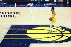 哈利伯頓首節4投0中無得分但送出4助攻，2次失誤引關注