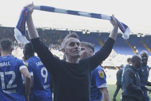 英媒：伊普斯維奇主帥候選之一為麥肯納，曾執教布倫特福德