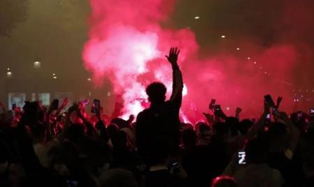 法媒：巴黎球迷奪冠后街頭狂歡徹夜，294人被警方逮捕