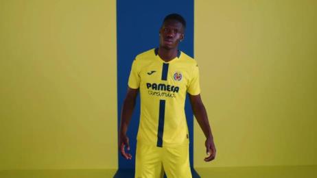 比利亞雷亞爾新球衣藍條紋引熱議 球迷稱變化過大