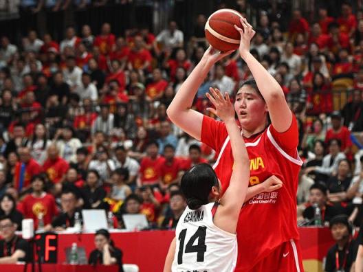 2米26新星3戰轟52分24板，用實力擊敗質疑，宮魯鳴頭號殺手锏