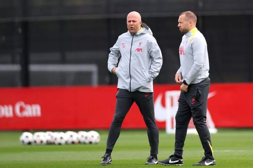 鏡報：斯洛特尋求新助理教練，庫伊特等三人入選候選名單