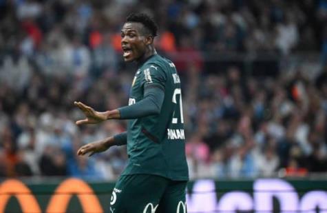 曼城后衛朱馬-巴或被免費租借至里昂一個賽季