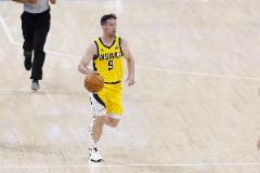 麥康納：沒有球迷我們無法走到這里，為他們打球是榮耀