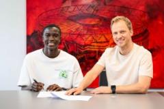 官方：勒沃庫森簽約20歲中衛法耶，合同至2030年