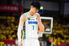 曾凡博簽約籃網Exhibit-10合同，中國球員新征程啟航