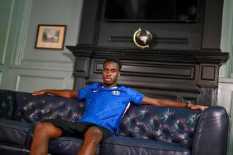 切爾西簽 down 20 歲多特邊鋒吉滕斯，轉會費 5500 萬英鎊