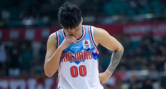 趙睿身價暴漲1.6億引熱議，新疆高點套現引球迷點贊