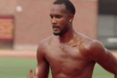 大汗淋漓！騎士隊(duì)莫布里田徑場(chǎng)訓(xùn)練挑戰(zhàn)阻力跑與帶球跑