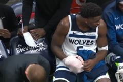 愛德華茲受傷病影響19投7中三分11中1砍下17分2板4助1斷