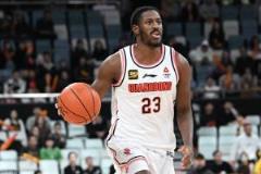 廣東男籃確定季后賽外援名單，庫克遭裁