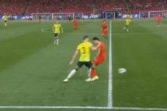 李磊開場即搶 fou 對手球員痛苦倒地