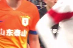 英雄相惜??顏駿凌這球是真給王大雷面子?