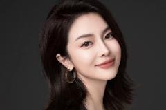 劉維偉妻子曬全家福，語氣引人猜測