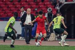 媒體人分析：國足對陣澳大利亞僅三人首發，中超僅三人輪換