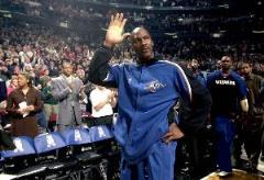 韋德：喬丹在奇才場均20+已很出色，但詹姆斯的水平世所未見