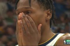 威少三分犯規后破防 瓦特森快哭 布勞恩捂臉 戈登臉臭