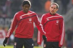 拜仁僅花15萬簽下17歲阿拉巴 皇馬免簽將其納入陣容