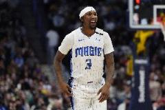 波普三分高效發(fā)揮9中7砍下23分3助攻3搶斷！