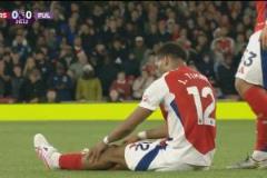 廷伯傷勢未愈仍堅持比賽，隊醫檢查后繼續參賽