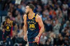 37歲轟出52分！庫里坦言：場下付出至關(guān)重要，我始終在努力保持狀態(tài)