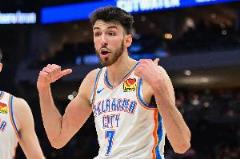 切特今日送出6次封蓋，生涯第五次至少5次蓋帽的比賽中10勝1負，僅負于火箭