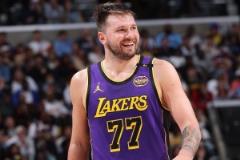 從達拉斯到洛杉磯：東契奇面對新挑戰，一切都在向好發展