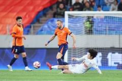 青島球迷怒斥海牛表現(xiàn)：混日子無(wú)保級(jí)希望