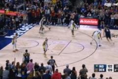 約基奇1v1布勞恩遭3人包夾形成1v3