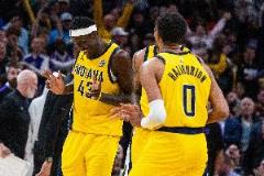 外線雙槍轟出24+10和22+6！西亞卡姆&哈利伯頓高效發揮引領球隊勝利