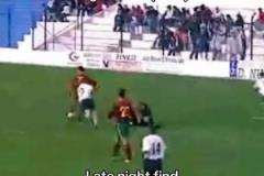 尷尬，中甲青島紅獅中衛孫錫鵬解圍失誤+烏龍助攻送對手讀秒絕殺