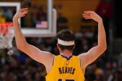 里夫斯15中9高效砍下23+7+6助力球隊沖擊季后賽