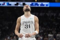 克萊出戰72場場均14分3.4板 命中率41.2%三分39.1%