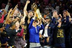 掘金老板公開道歉：馬龍和布斯不應被解雇