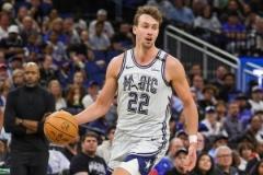 小瓦格納15中6高效表現13分13板3助2斷1帽正負值+14