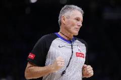 季后賽裁判大名單：福斯特回歸！2名新秀加入，女裁判暫未登場(chǎng)