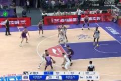 臂展有點恐怖啊！沈梓捷上演大鳥展翅殘暴戰斧隔扣！