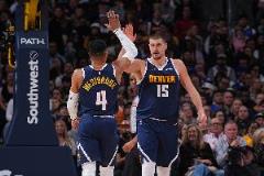 楊侃媒體人：威少活力助快船贏球，初段表現難與掘金相比