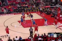 炸裂！申京開場一飛沖天單臂殘暴隔扣追夢，點燃全場氣氛！