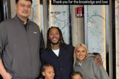 羅斯曬一家與姚明合照：場(chǎng)上戰(zhàn)友，感謝你的認(rèn)可與愛