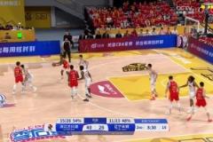 火藥味十足！孫銘徽與鄢手騏卡位糾纏，隨后被后者頂倒，鄢手騏被判違體！