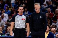 科爾：現(xiàn)在是能犯規(guī)就盡量犯規(guī)，而非上賽季的騙犯規(guī)爭(zhēng)議